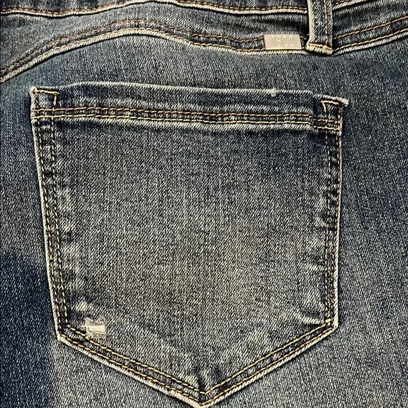 1822 Denim Classic Blue Jeans - Picture 4 of 5